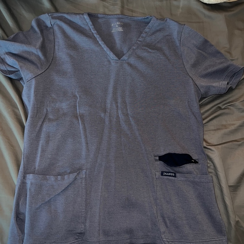Jaanuu 4 pocket V neck scrub top